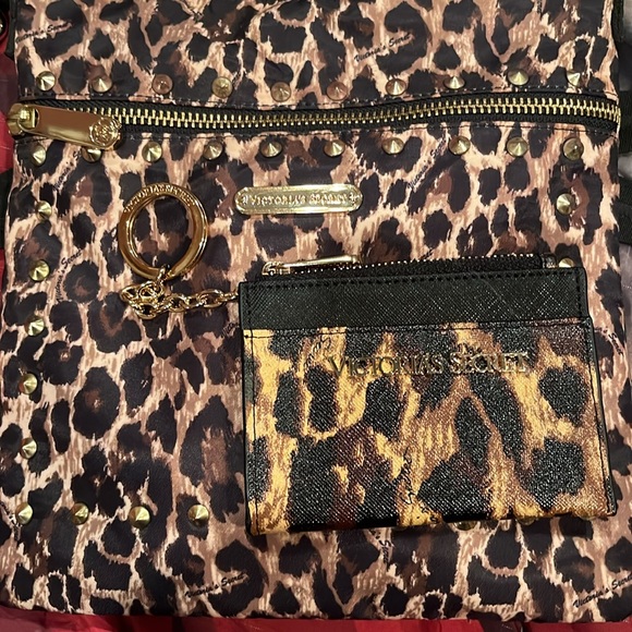 NWOT Victoria’s Secret Leopard Print Bag & Wallet Set - Picture 15 of 15